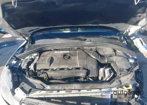 2015 Volvo Xc60 T6 из США, поврежденный, VIN YV4902RKXF2663013